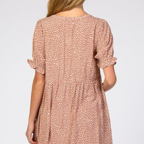 Button Front Ruffle Trim Maternity dress - Picture 4 of 4